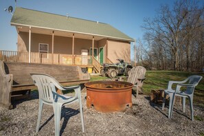 Property grounds - The Country Lodge-Southern Illinois Getaway (New Haven)