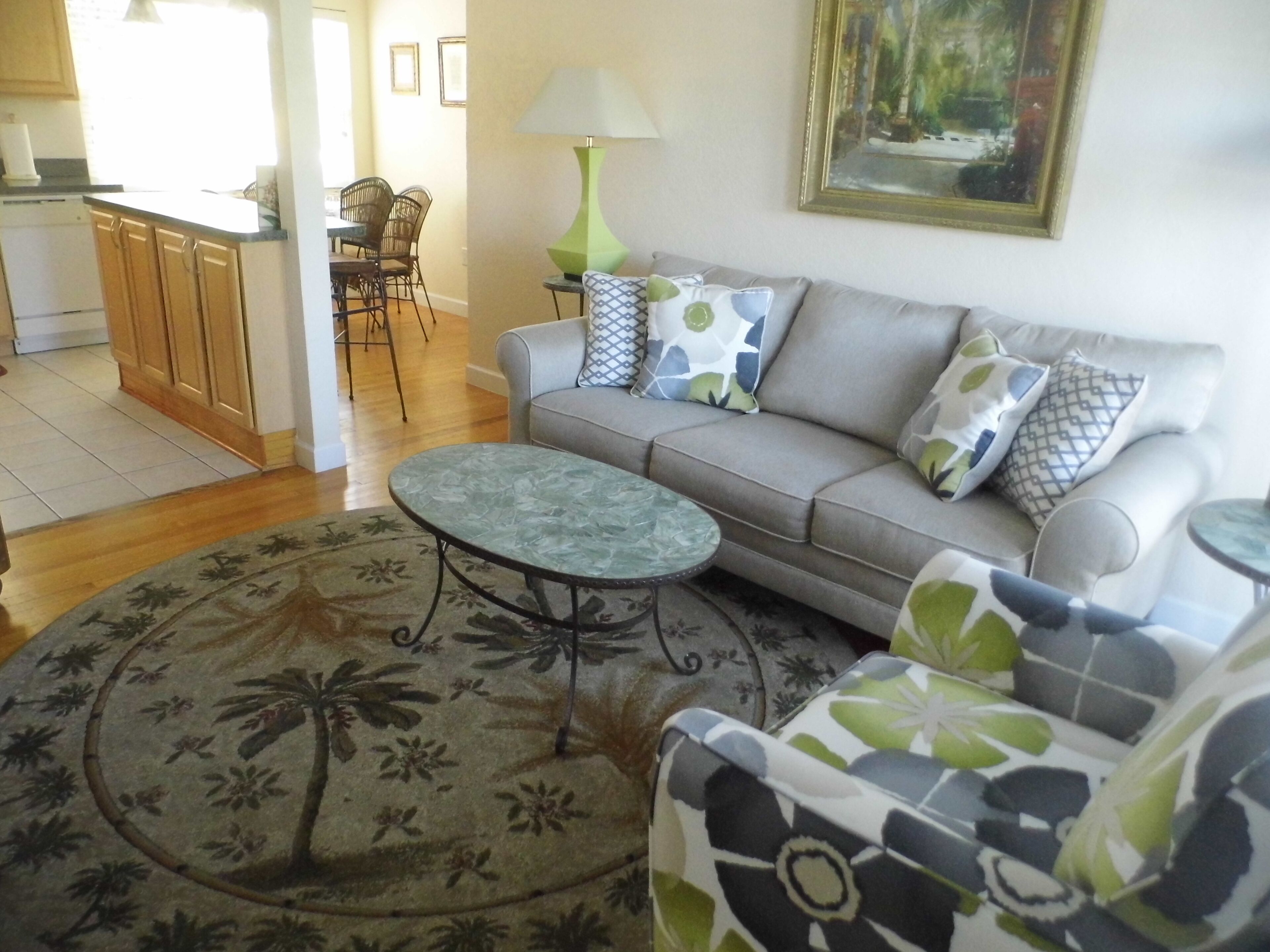 1 Br 1 Bath, Less Than A Block From The Beach!