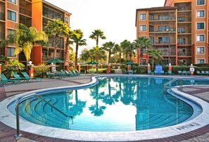 Pool - 4 bed deluxe apartment! Sleeps 16. Westgate  (Orlando)