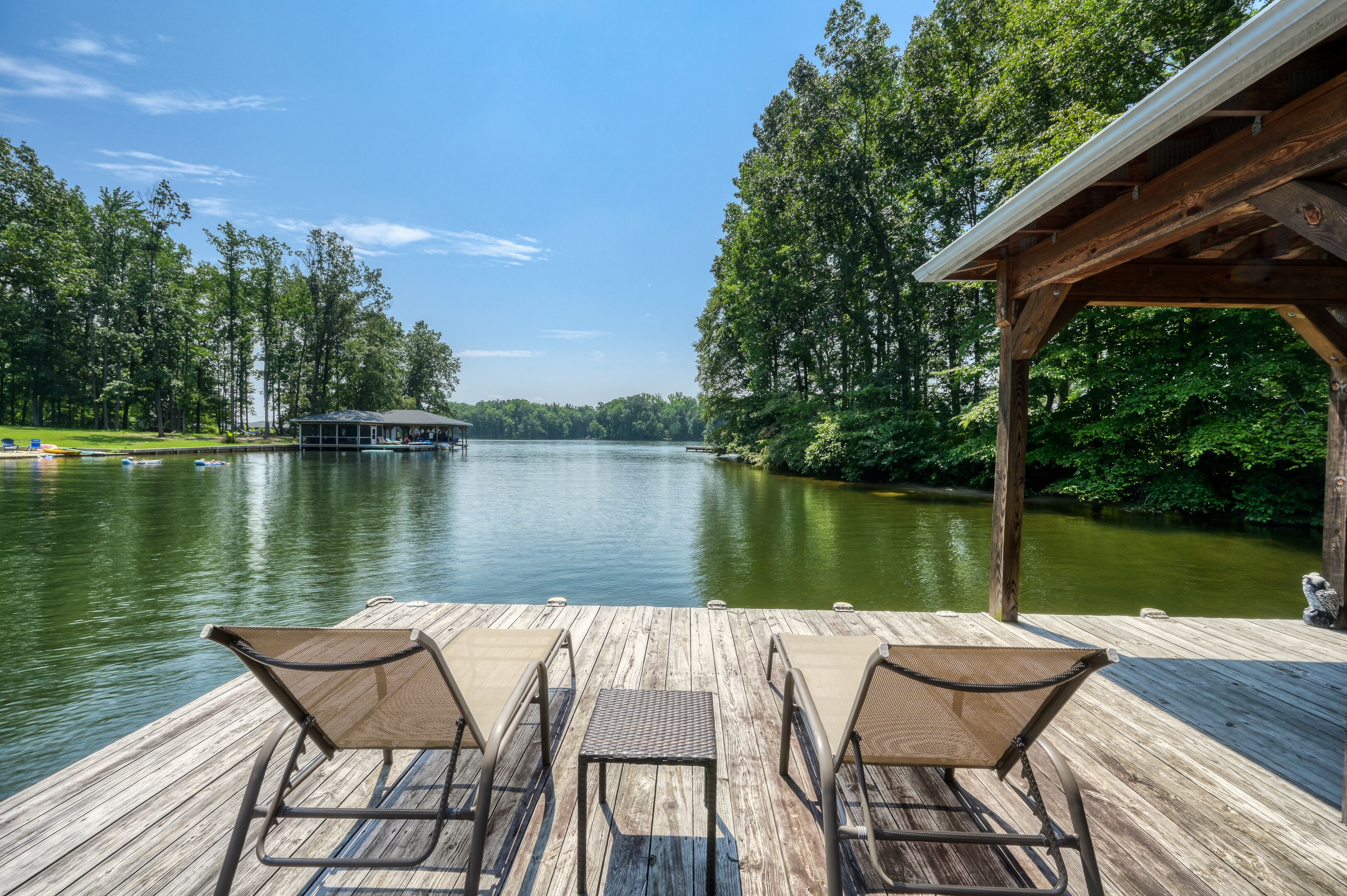 5BR, 4.5BA w/lrg dock, 300Mbps, beds made prior to arrival, EV J1772 available