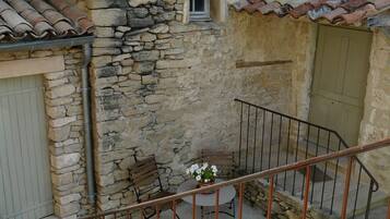 Enceinte de lâhĂ©bergement