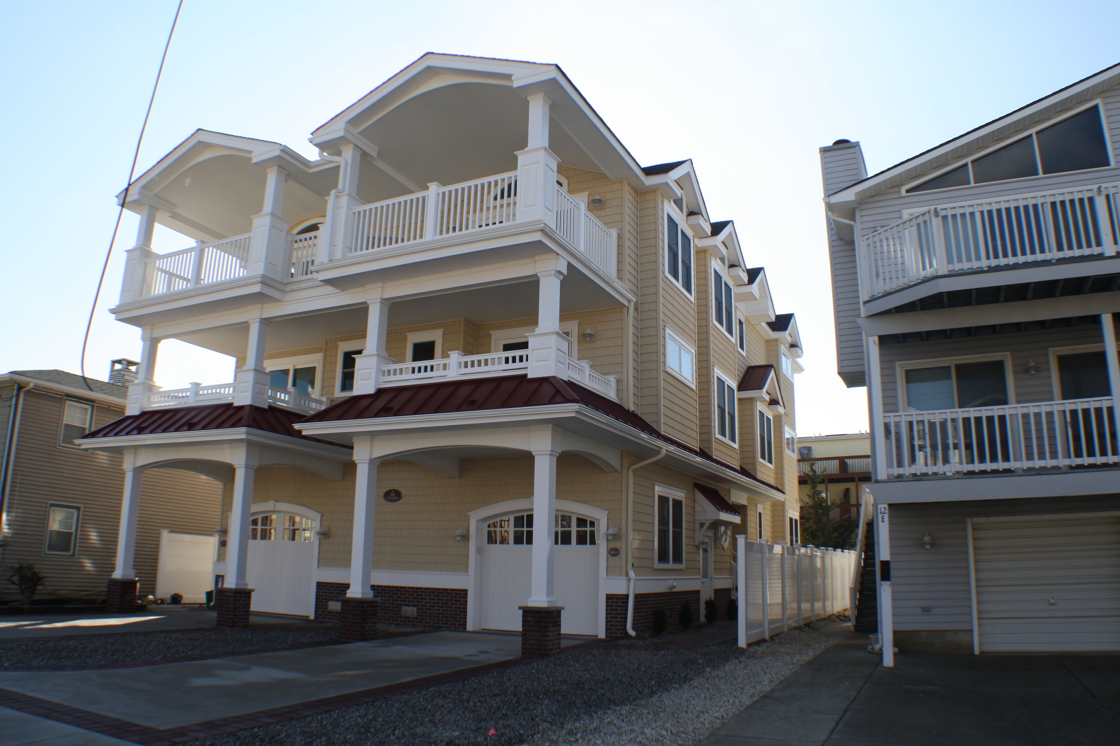 Elevator, 4th house from beach