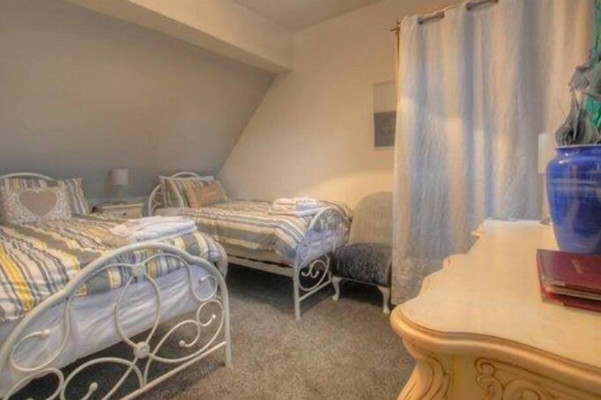 Quarto casal de uso individual | Roupas de cama premium, Wi-Fi de cortesia, roupa de cama