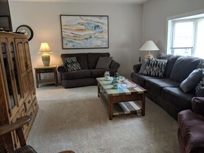 Smart TV, books - Book Your 2025 Summer Vacation Now!! (Grand Haven)