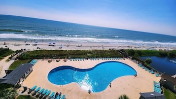 Rannalla, rantapyyhkeitä, rantabaari