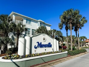 Exterior - Ground Floor! Free Beach Service, Sleeps 6, Nice Decor, Pet friendly (Miramar Beach)