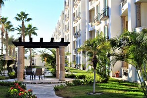 Outdoor dining - Fusion Cabo is your supreme rental destination!! (Cabo San Lucas)