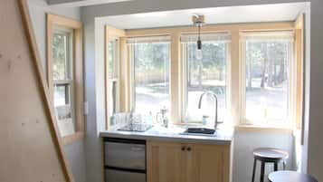 Fridge, stovetop, coffee/tea maker, cookware/dishes/utensils