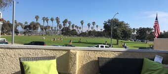 Steps to the water on both sides!!