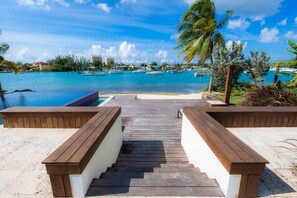 Outdoor pool, an infinity pool