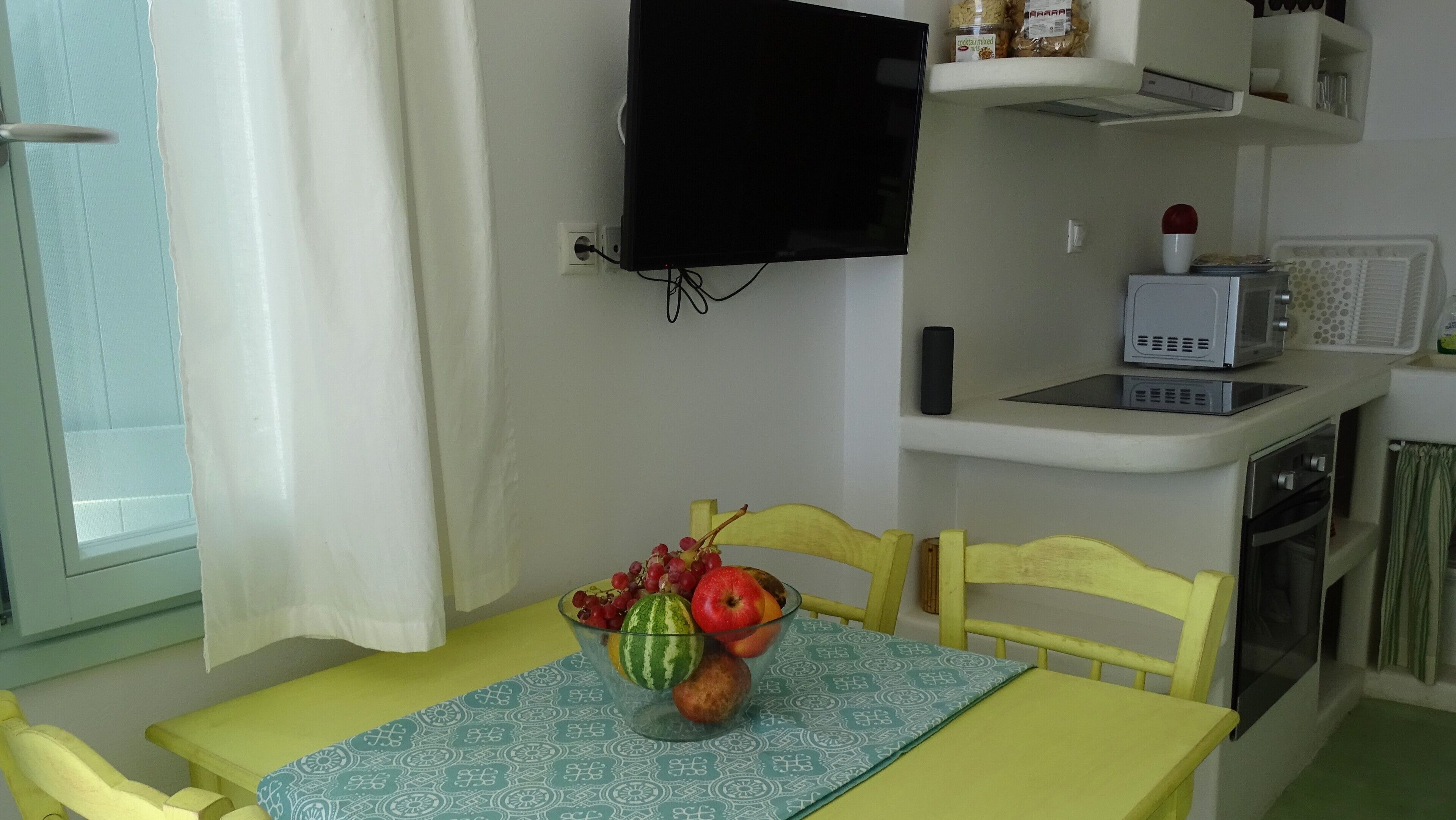 "The Cedar"minimal,traditionally decorated terrace house with sea view 3