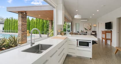 Luxury Couples Retreat - Private Nature Escape