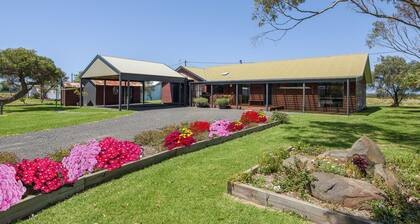Port Albert Waterview Retreat
