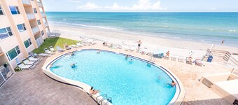 Ocean Front Complex -Beautiful Ocean Views! Can't Get Any Closer To The Ocean!