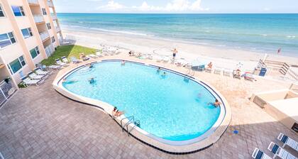 Ocean Front Complex -Beautiful Ocean Views! Can't Get Any Closer To The Ocean!