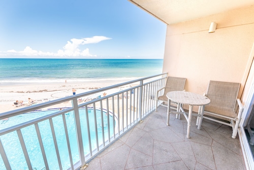 Ocean Front Complex -Beautiful Ocean Views! Can't Get Any Closer To The Ocean!