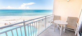 Oceanfront 2BR Condo w/ Balcony & Flexible Sleeping Setup, Unit 338