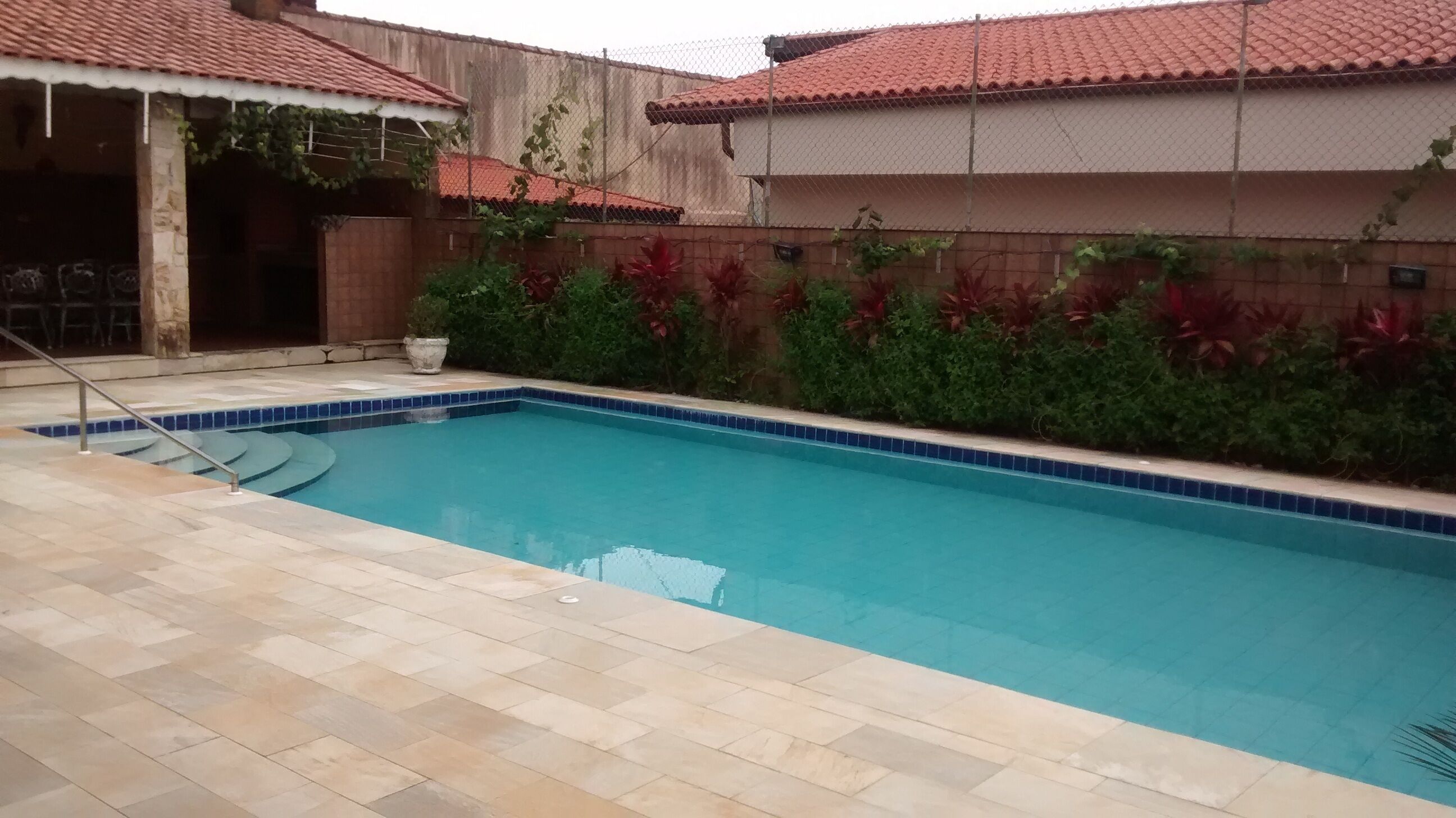 Comfortable house with pool 100m from the beach in Peruibe, great location.