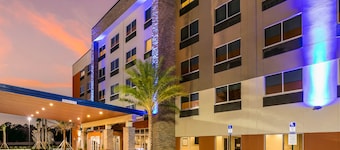 Holiday Inn Express & Suites Jacksonville - Town Center by IHG