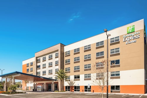 Holiday Inn Express & Suites Jacksonville - Town Center by IHG