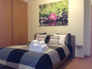 1 bedroom, in-room safe, iron/ironing board, travel crib - OLD TOWN, Apt. 120m2 in Downtown Albufeira, AIR CONDITIONING / CABLE TV / FREE WIFI (Albufeira)