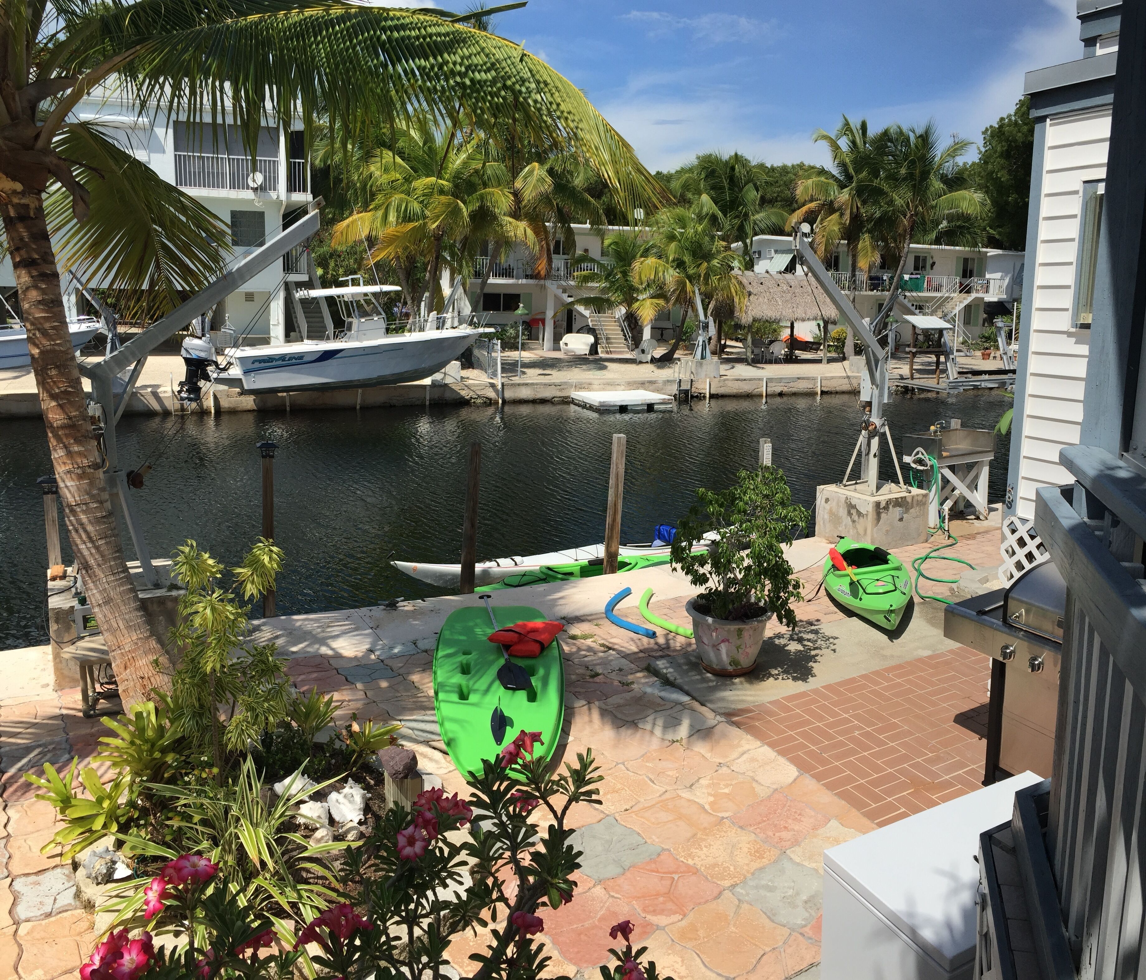 Islamorada cottage on deep water canal