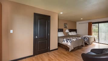 1 bedroom, free internet, bed sheets