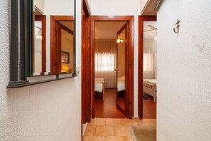 2 chambres, fer et planche à repasser, Wi-Fi gratuit, draps fournis