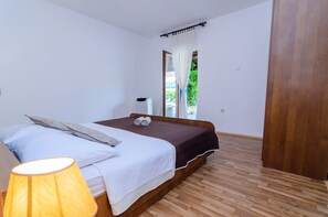 4 bedrooms - Villa with pool Jukic (Posedarje)