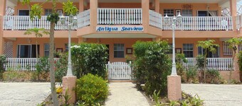 Antigua Seaview Oleander 3