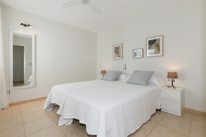 2 dormitorios, tabla de planchar con plancha, wifi gratis y ropa de cama