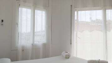 2 dormitorios, tabla de planchar con plancha, wifi gratis y ropa de cama