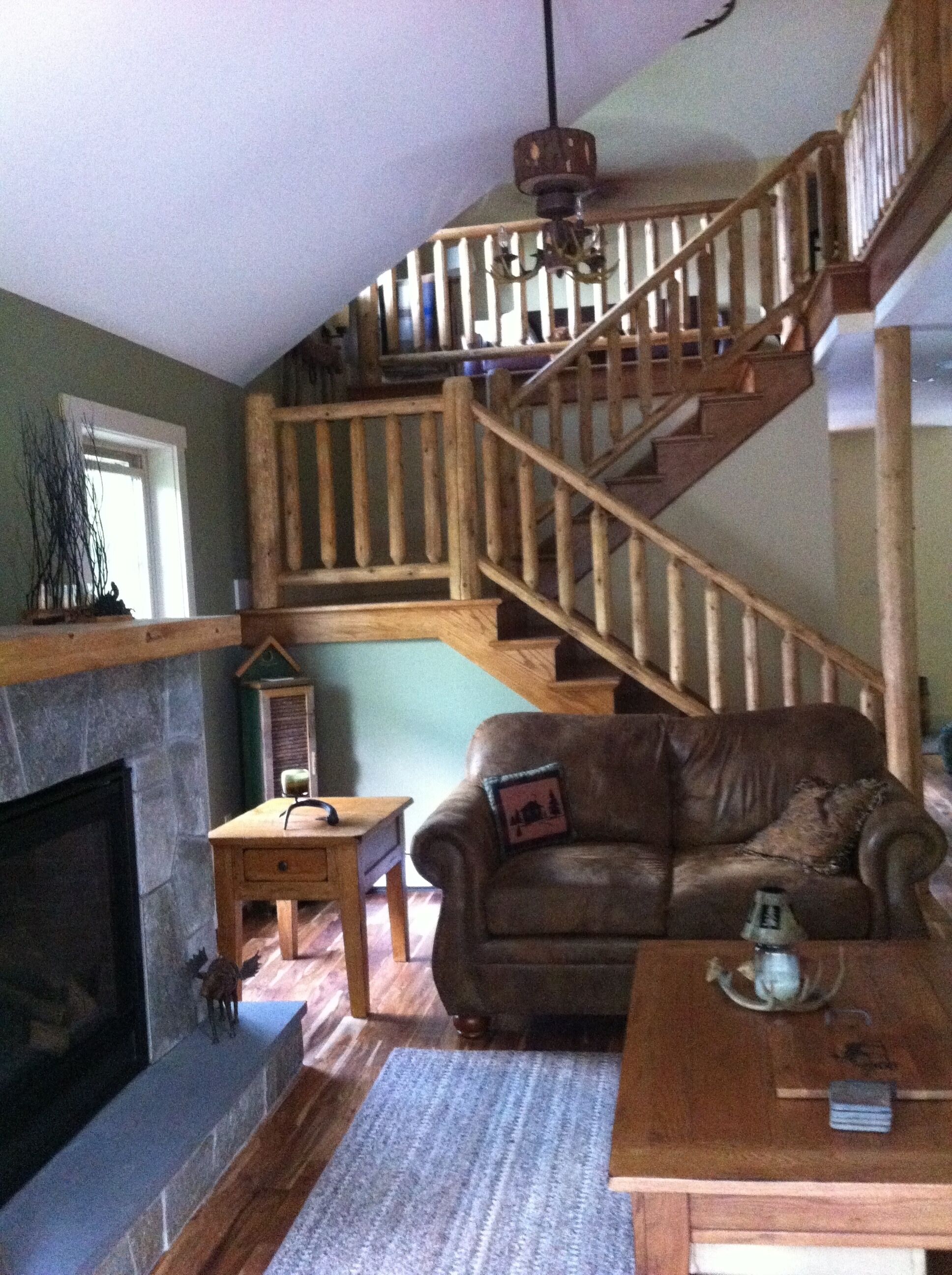 Beautiful Mountain Home minutes to Mt. Snow, shops, restaurants, golfing, & more