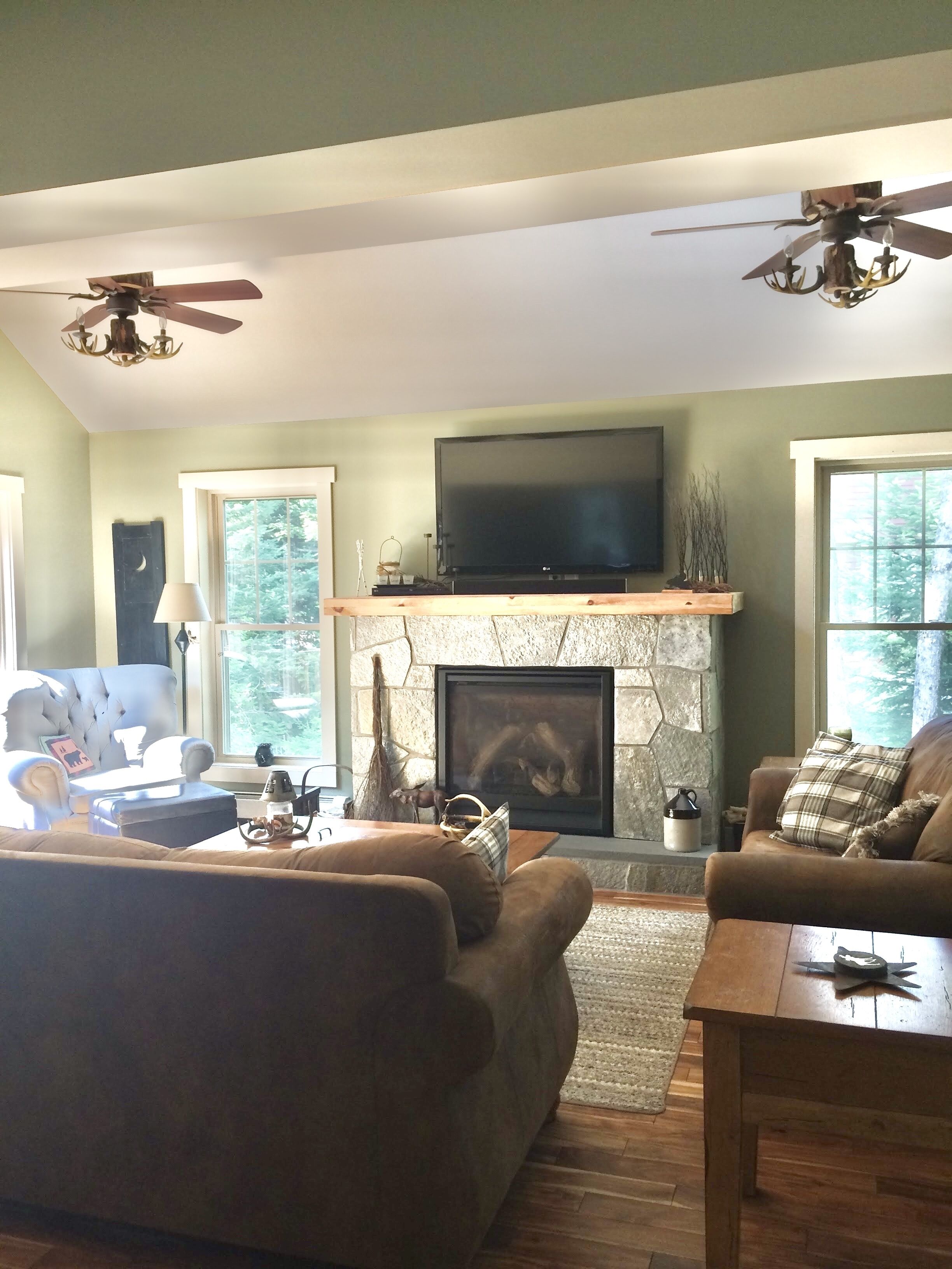 Beautiful Mountain Home minutes to Mt. Snow, shops, restaurants, golfing, & more