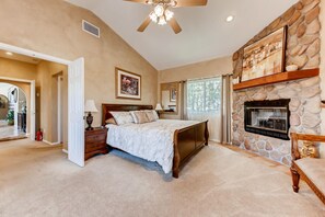 3 soverom, skrivebord, strykejern/-brett og wi-fi (inkludert)