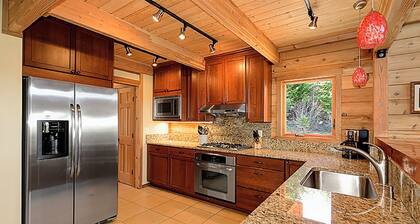 Mt VIEWS, HGTV - Spectacular Summer Dream LOG HOME, A Family friendly escape!