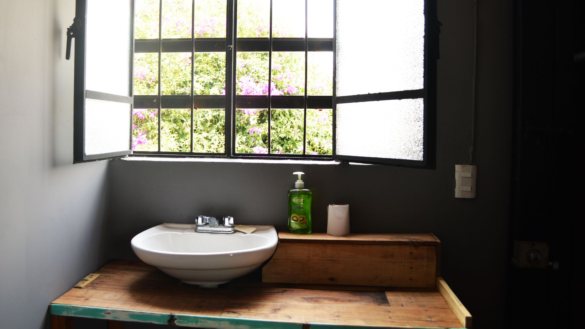 Cool & Comfy Loft- Check it out!