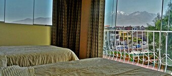 Enjoy a relaxing time at La Casa H- !Cheaper rates for smaller groups!