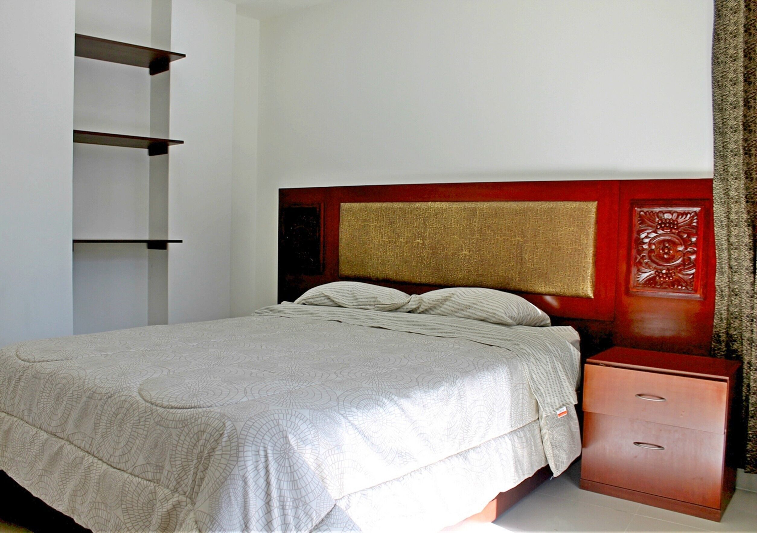 Enjoy a relaxing time at La Casa H- !Cheaper rates for smaller groups!