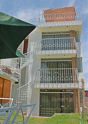 Exterior - Enjoy a relaxing time at La Casa H- !Cheaper rates for smaller groups! (Alto Selva Alegre)