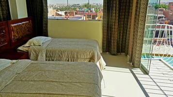 3 chambres, accĂšs Internet, draps fournis