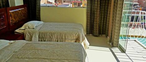 3 habitaciones, acceso a internet y ropa de cama