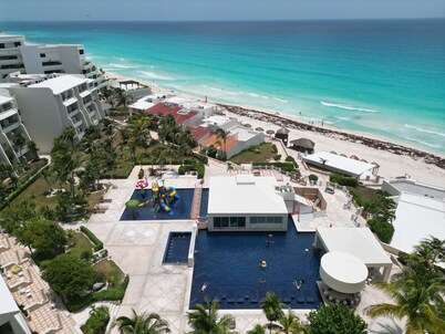 Cancun Studio Front Beach