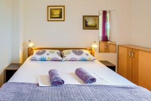 2 habitaciones, cuna de viaje, wifi gratis y ropa de cama 