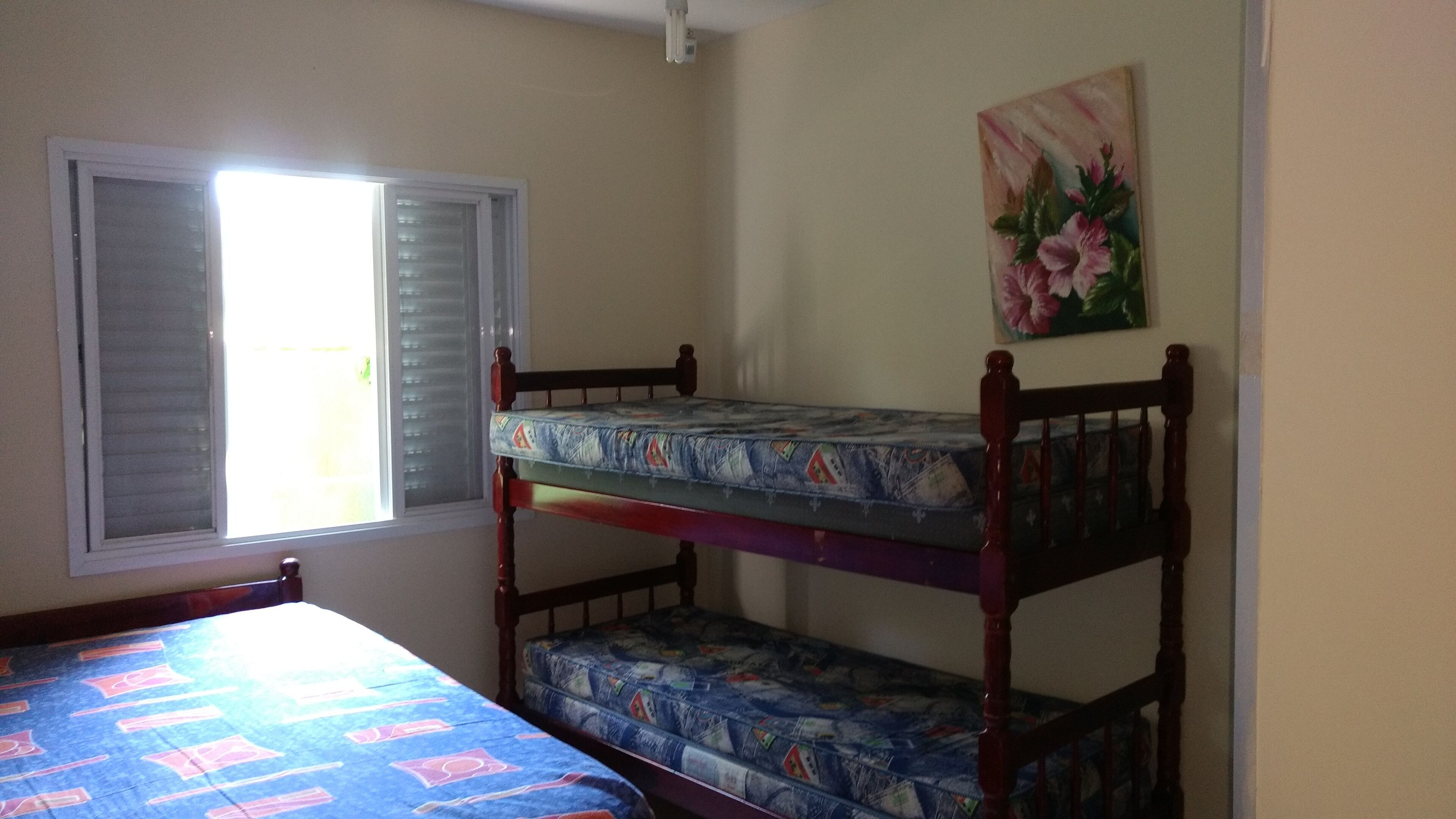 House with pool, air, WIFI, soccer field, up to 16 people.