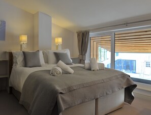 4 Schlafzimmer, Reisekinderbett, WLAN, Bettwäsche