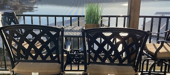 Large 2 BR, 2 full bath Lake view condo at Park Place at the Lake