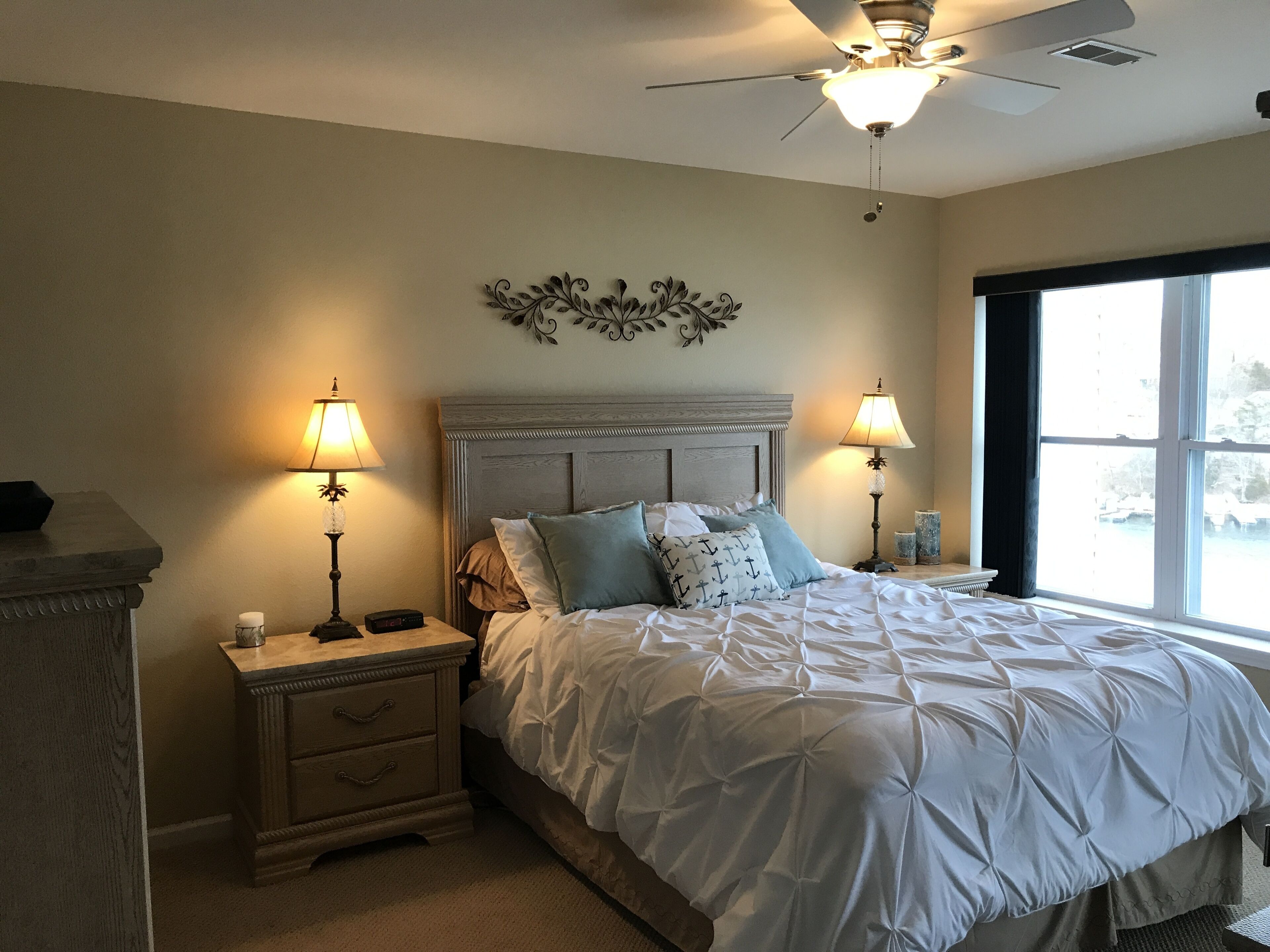 Large 2 BR, 2 full  bath Lake view condo at Park Place at the Lake