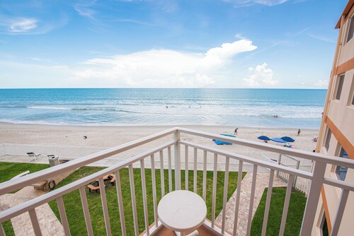 Direct Oceanfront 2BR Condo w/ Balcony & Beach Views, Unit 332