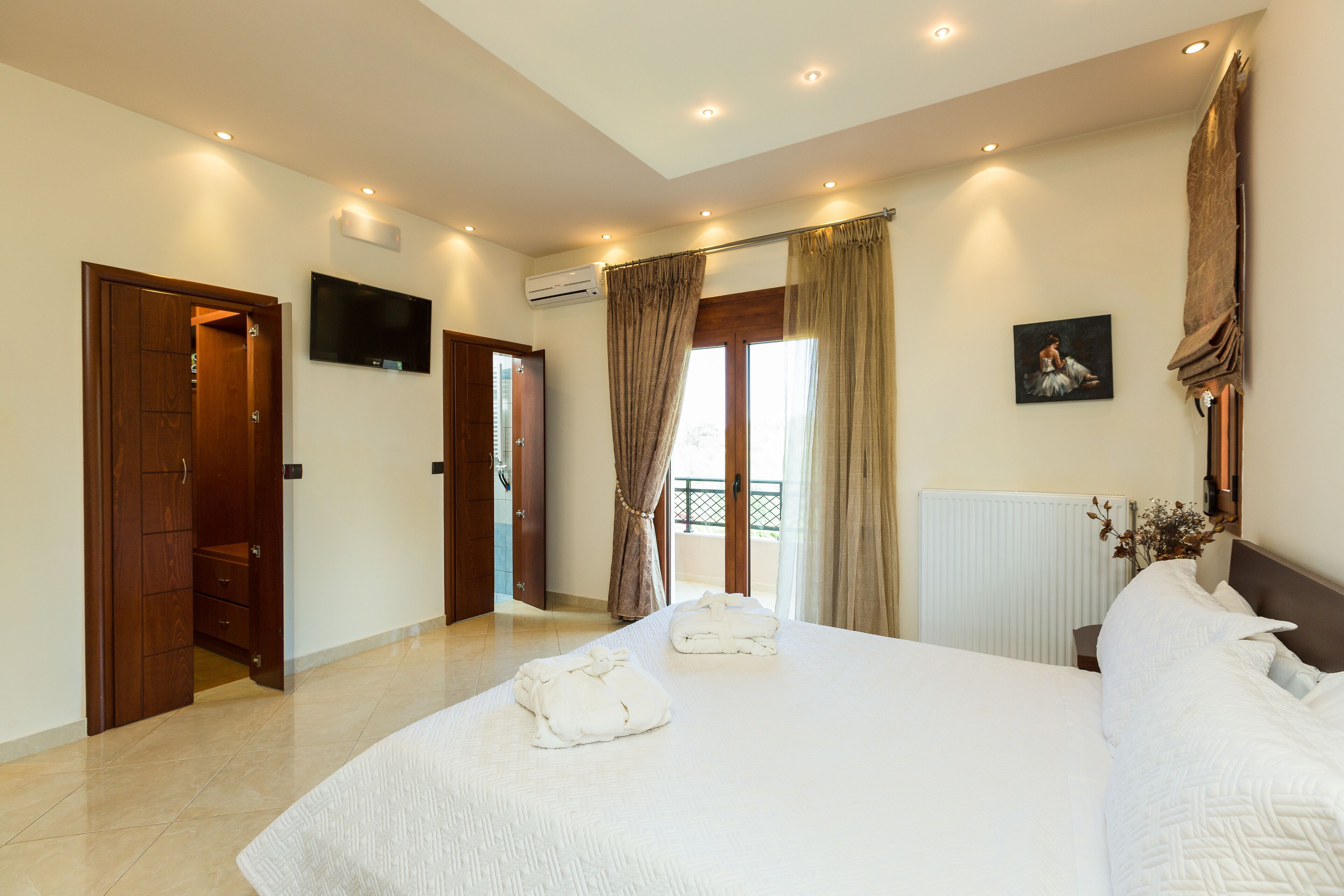 7 Schlafzimmer, Zimmersafe, Bügeleisen/Bügelbrett, Reisekinderbett